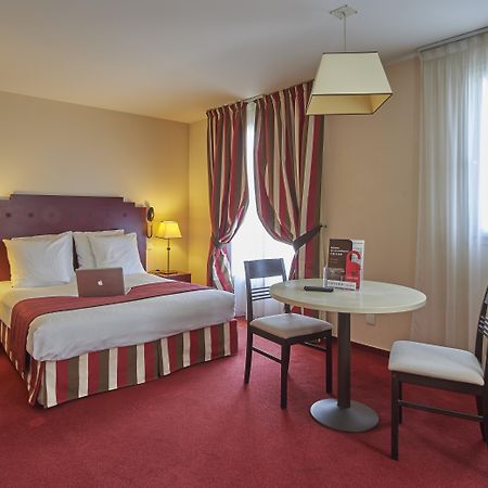 Hotel Cerise Шату Екстер'єр фото