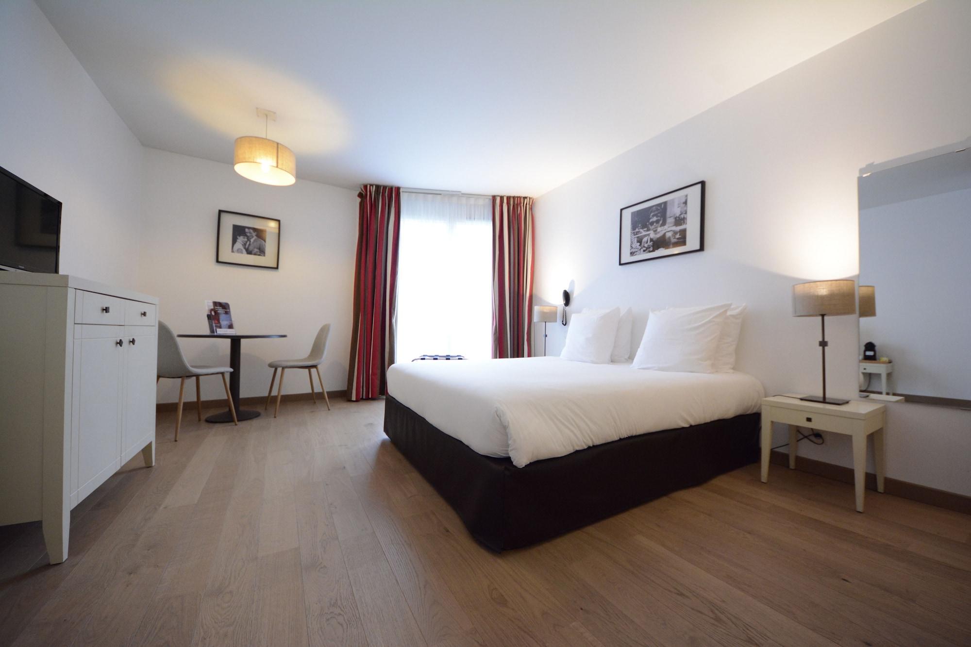 Hotel Cerise Шату Екстер'єр фото