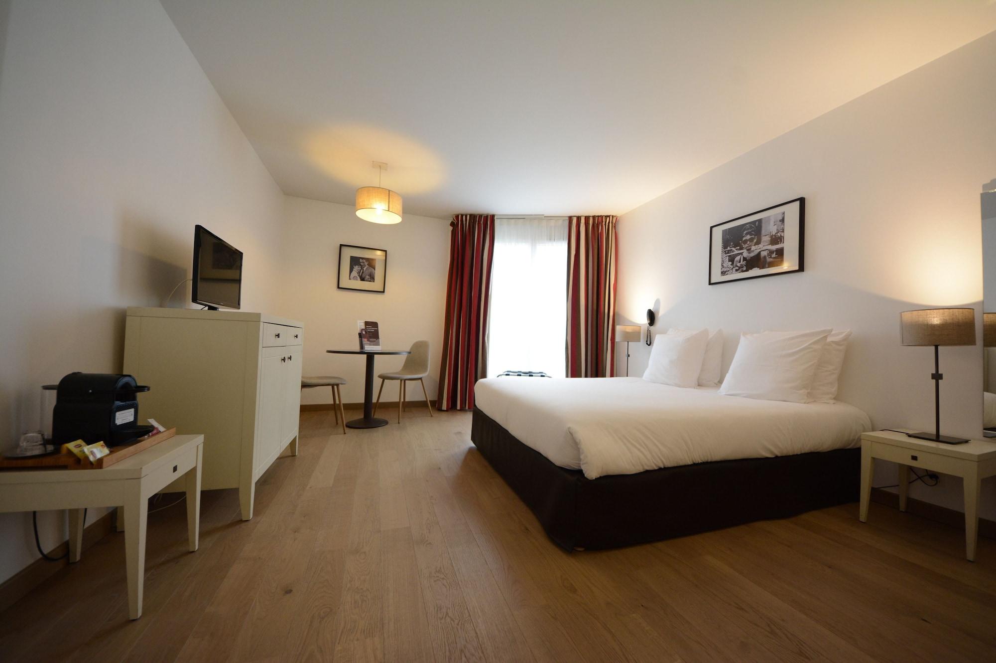 Hotel Cerise Шату Екстер'єр фото