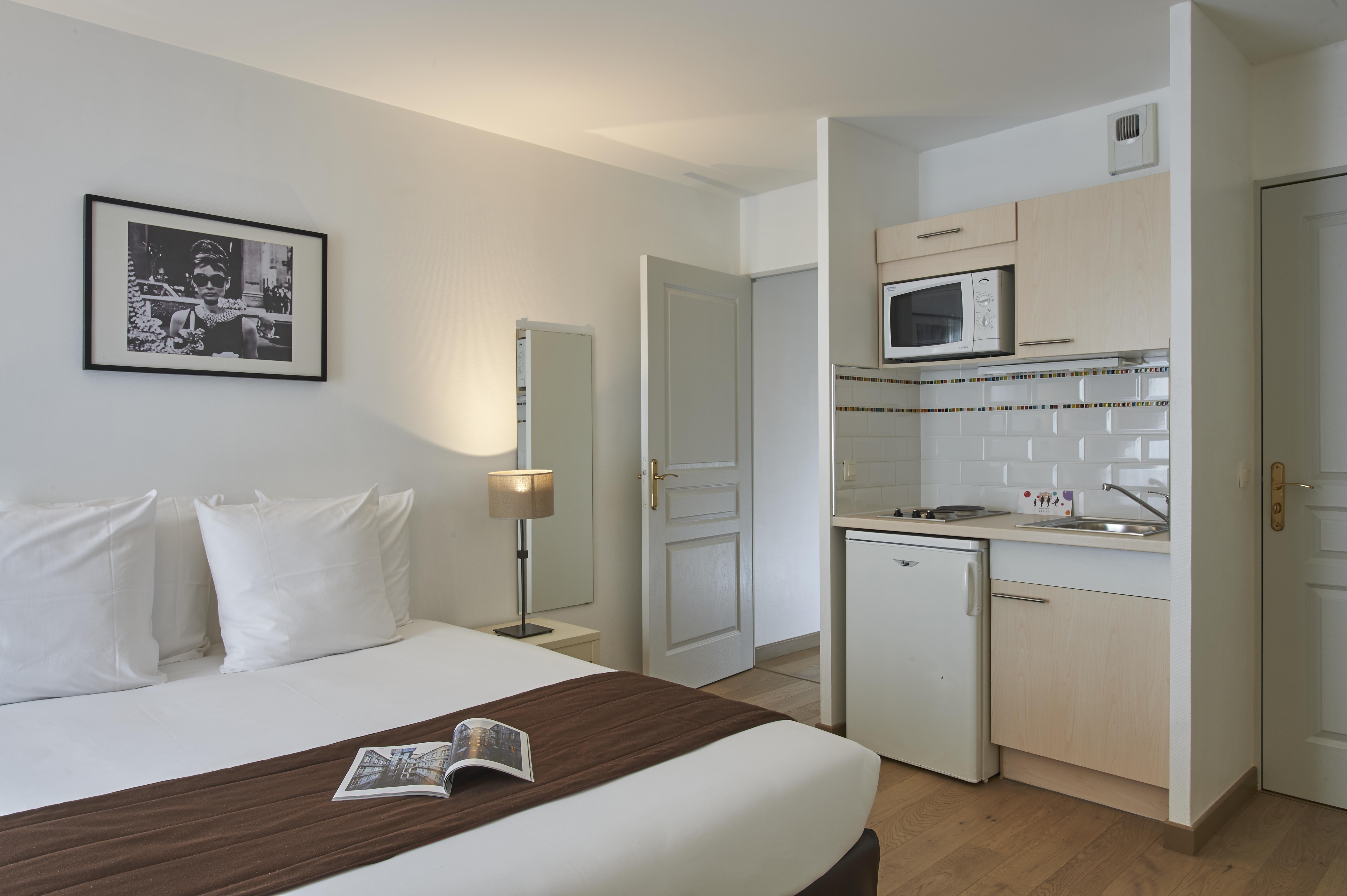 Hotel Cerise Шату Екстер'єр фото