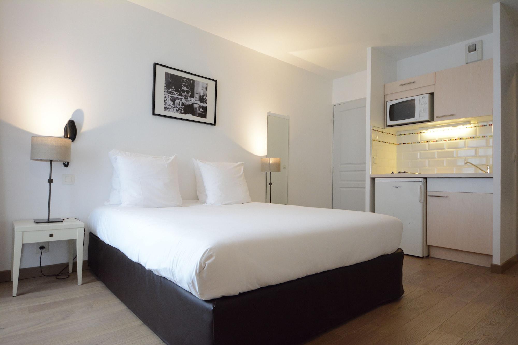 Hotel Cerise Шату Екстер'єр фото